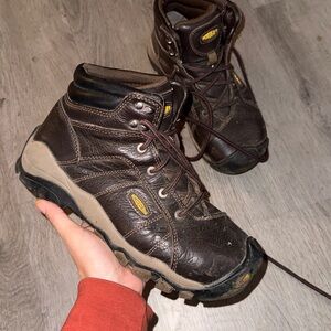 Keen Dark Brown Leather Hiking Boots